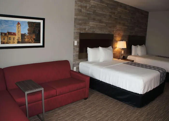 La Quinta Inn And Suites By Wyndham Bloomington