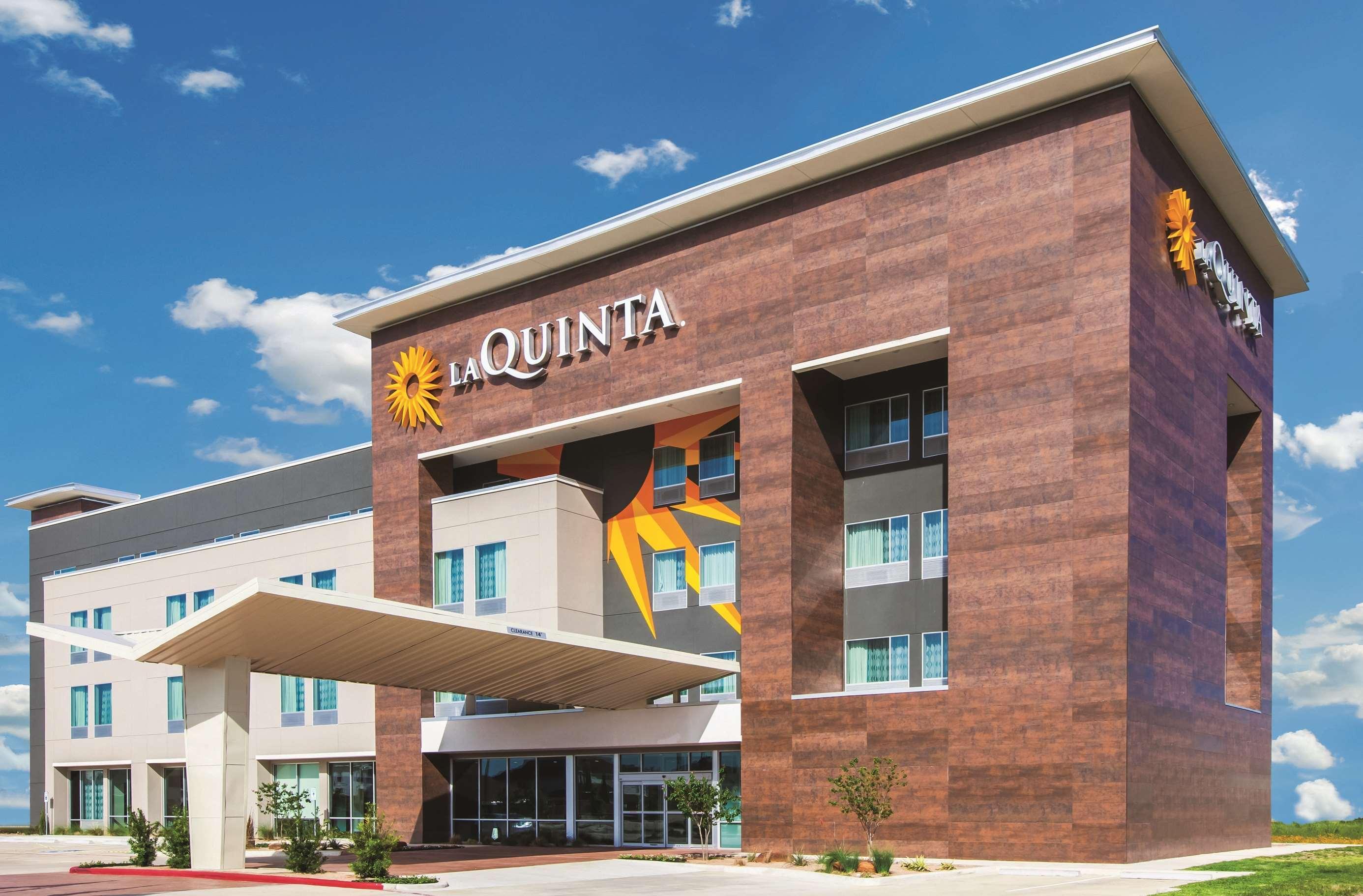 La Quinta And By Wyndham